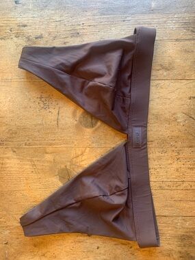 SKIMS Deep Brown Seamless Triangle Bralette